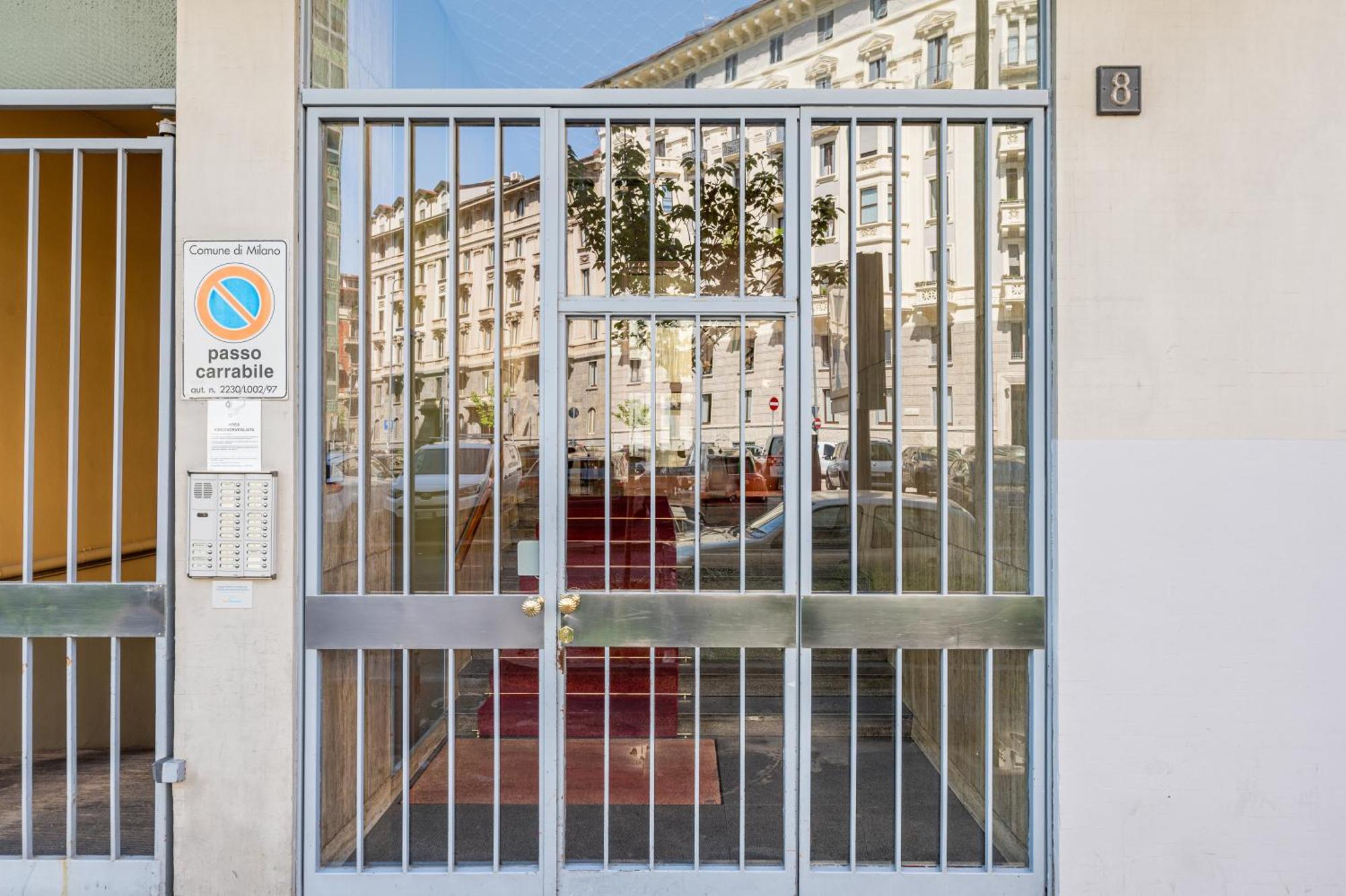 Binario Verticale, Milan
